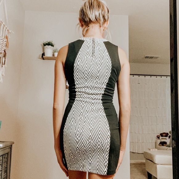 H&M Divided Fitted Mini Dress - Picture 2 of 6